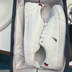Nautica sz 10 white